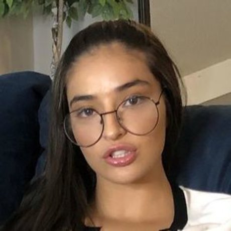 emilywillisxxx actrice de grande qualité photo