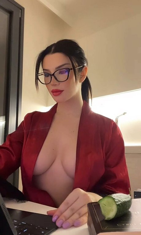 berfecetalin pornstar nude pic