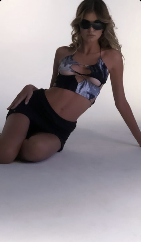 Lis Cortez nude star archive