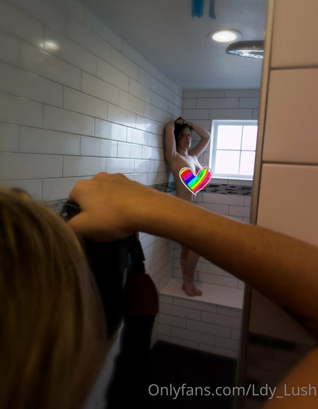 ldy lush buena actriz fotos