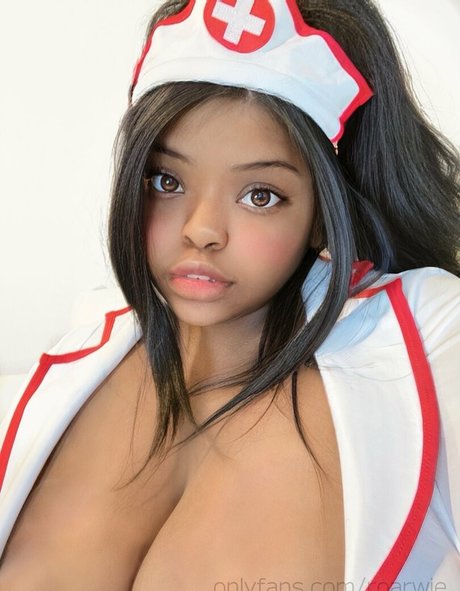 roarwie hermosa estrella porno imagen