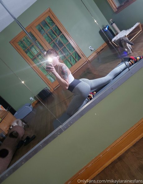 mikaylarainesfans estrella porno caliente foto