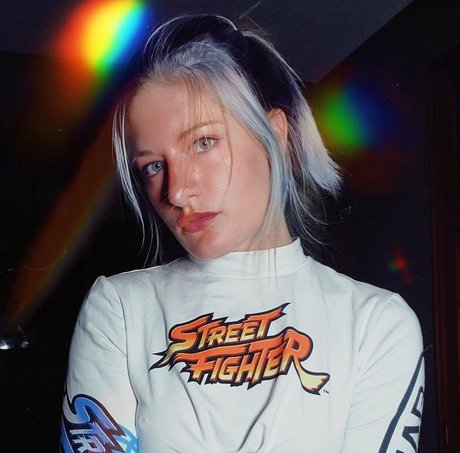 mikaylarainesfans modelo erótico imágenes