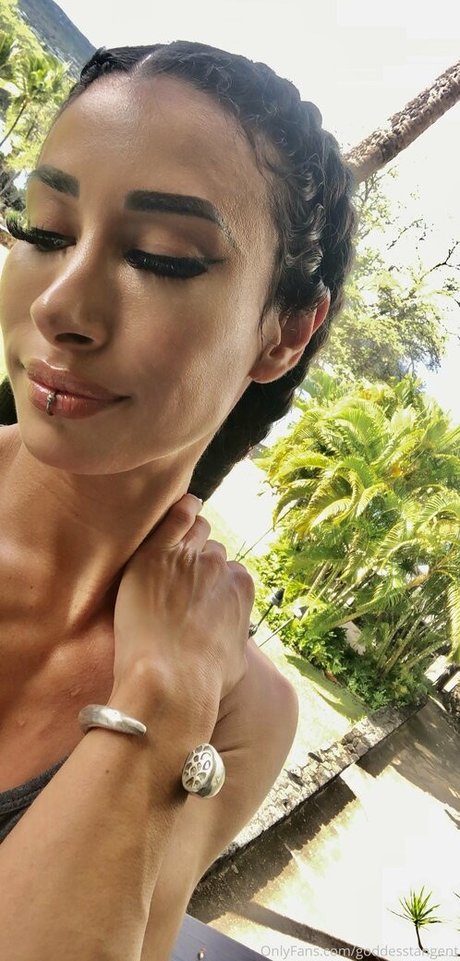 goddesstangent linda estrella recopilación