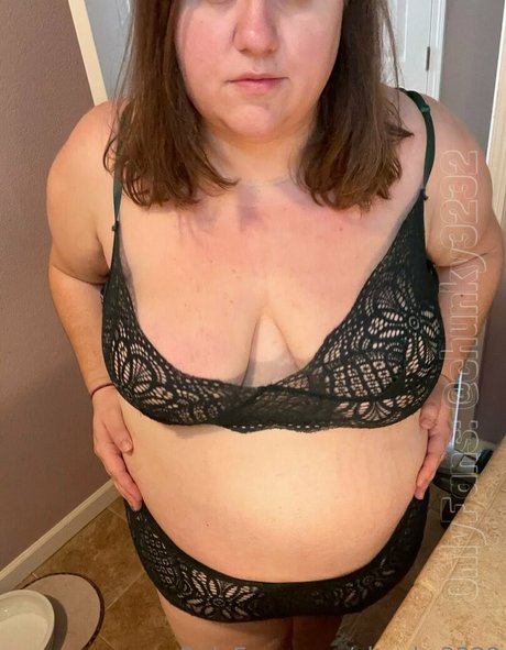 chunky3232 pretty model pics