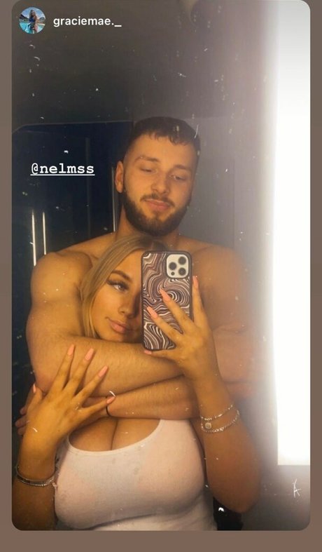 Upskirt Onlyfans hermosa parte superior galería