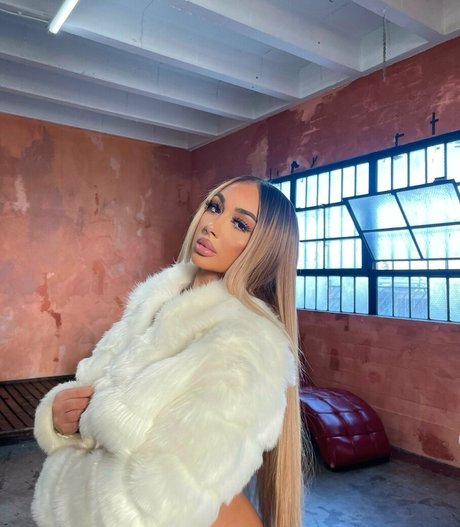 chefchanel art model archive