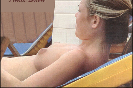 Adele Silva modelo superior imagen