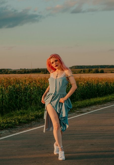 Di Simon modelo xxx imagen