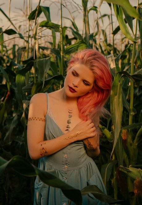 Di Simon estrella porno bonita galería