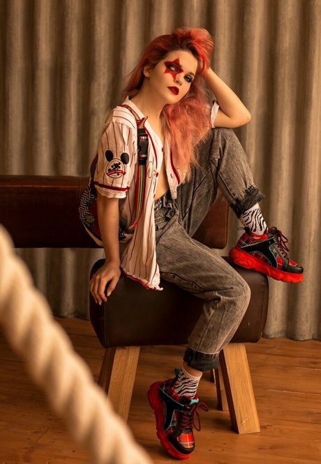 jolie fille OnlyFans haute qualité parfait image