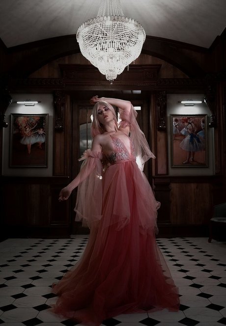 Di Simon actriz desnuda galería