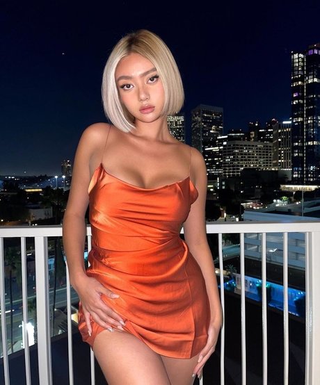 Nika Higashionna mannequin images