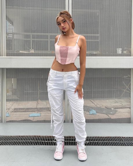 Nika Higashionna modelo atractivo foto