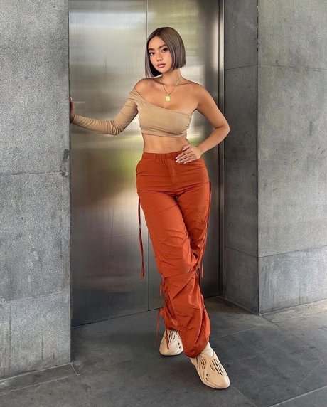 Nika Higashionna modelo pornografico fotos