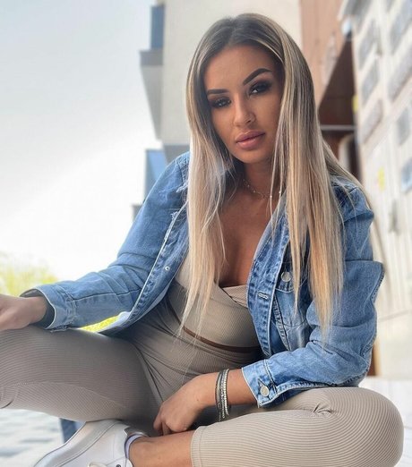 Biancabiiiib high quality actress photo