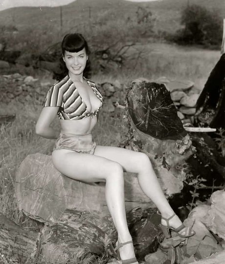 Bettie Page hermosa estrella porno galerías