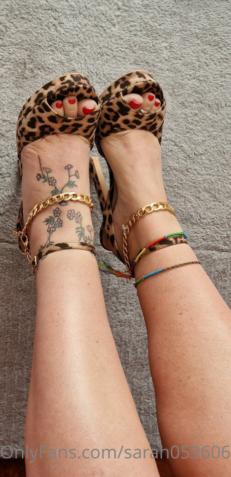 sarah05960605 modèle nu des photos