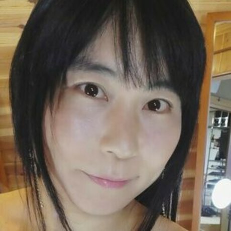 MenisChannel estrella adulta fotos