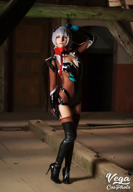 Yukeshiro erotic model pics