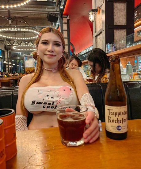 SexyCyborg modèle pornographique archive