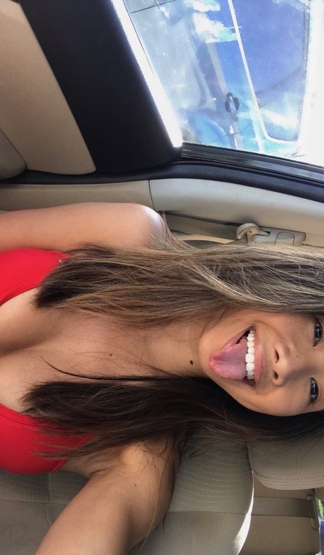 ktktkreme estrella porno atractiva galería