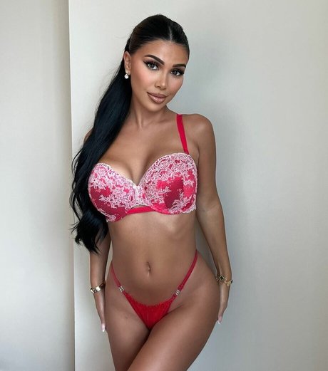 Isabel Raad star adult pictures