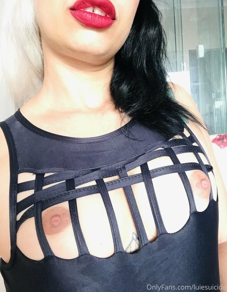 luiesuicide modèle chaud archive