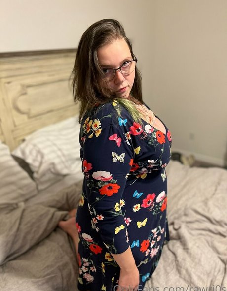 rawri0s naked model gallery