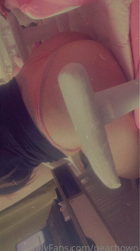 peachowo actrice érotique photos