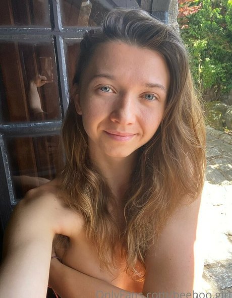 beeboo girl actrice de nus collection