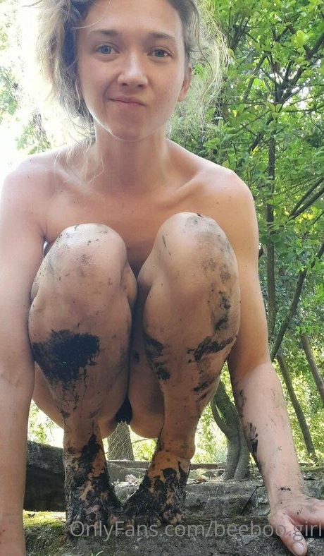 beeboo girl actrice chaude galerie