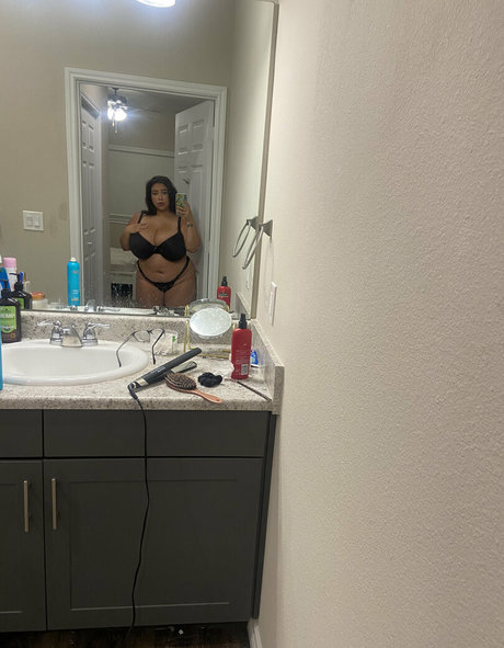 Grxceuncensored pornstar top pic