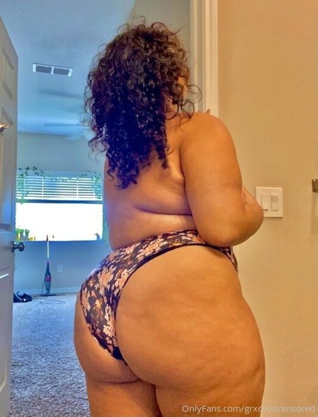 Grxceuncensored modelo agradable fotos