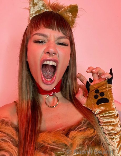 naomiswann modelo xxx galería