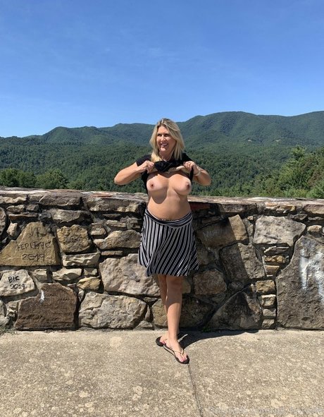 OnlyFans pour les fumeurs haut sexy galerie