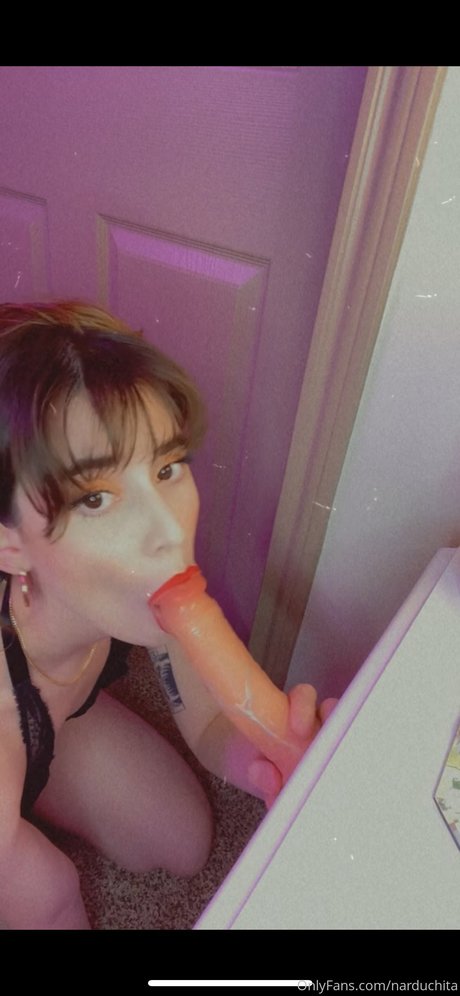 Narduchita modèle érotique archive