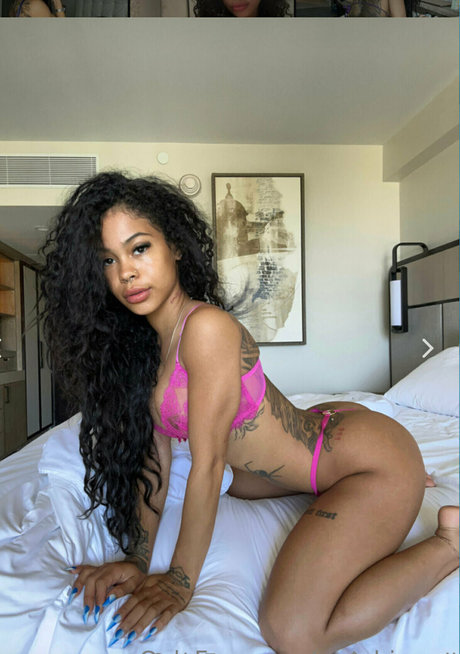 Wetchinaaa actrice nue photos