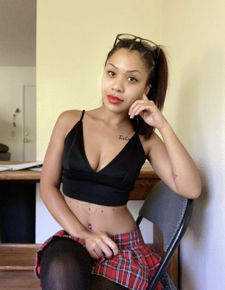 The Lovely Luna libre de estrellas foto