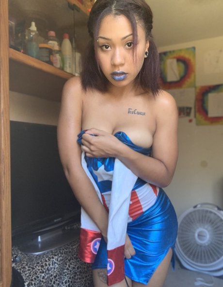 The Lovely Luna étoile érotique des photos