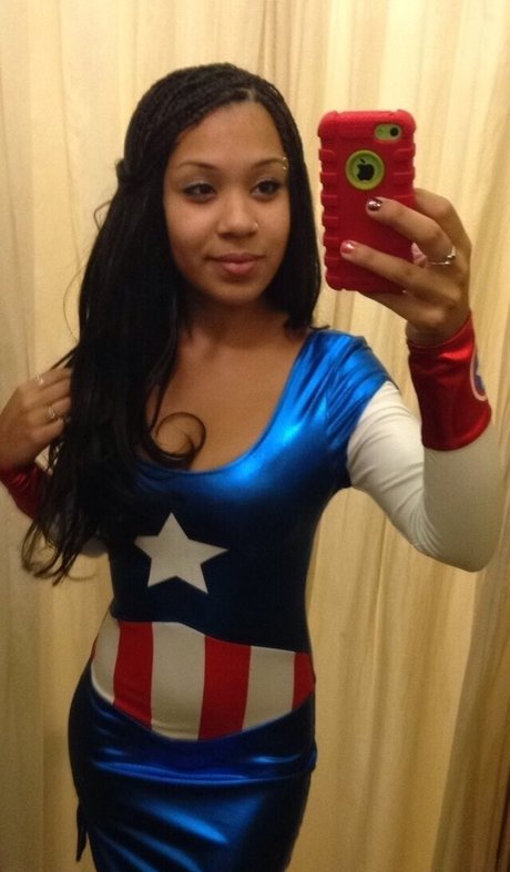 The Lovely Luna buena estrella porno foto