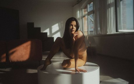 Yoana Nikolova modelo hermosa imagen