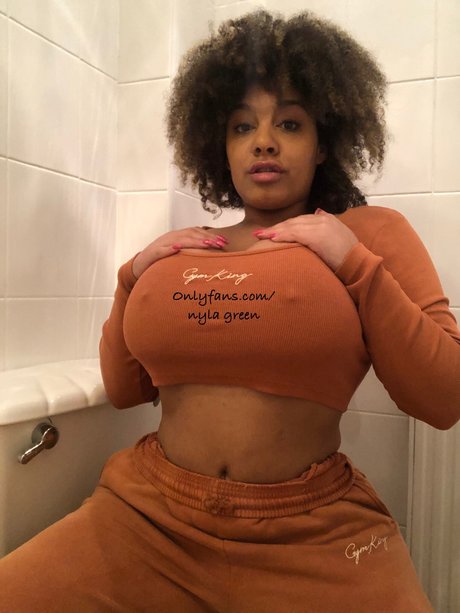 Nyla Green model hot photo