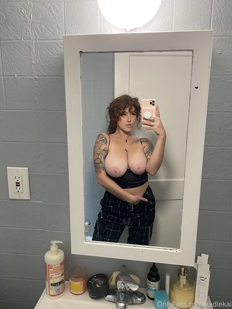 kadiekai desnudos de modelos foto