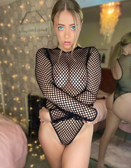 Cara Arabella étoile érotique image