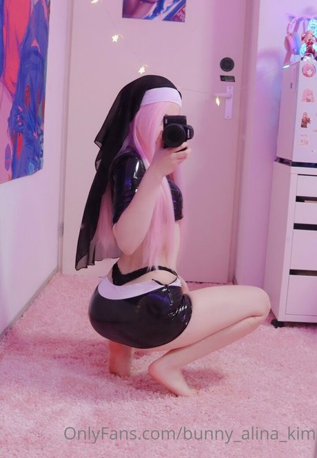 Alina Kim estrella atractiva imagen