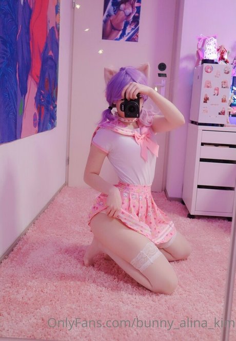 Alina Kim estrella porno desnuda imágenes