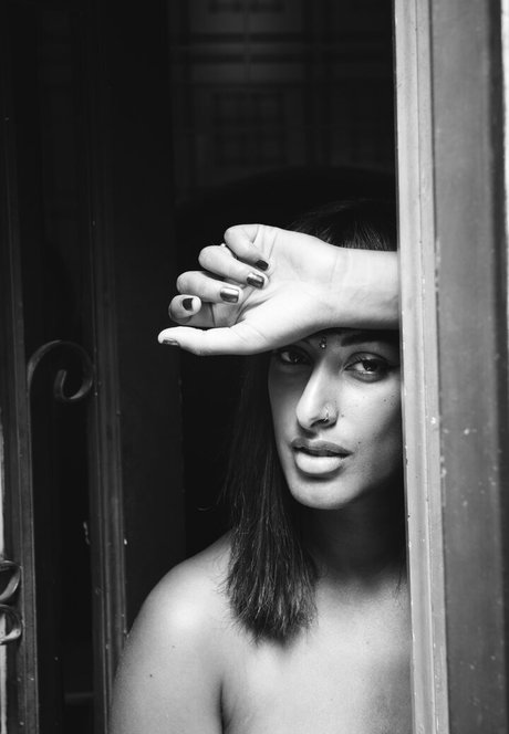 Kali Sudhra star du sexe image