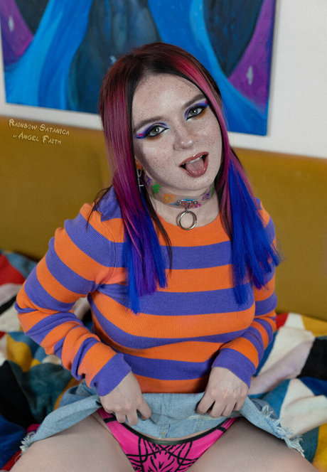 Rainbow Satanica star du porno gratuit photo