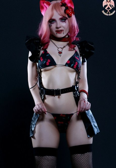 Rainbow Satanica hermosa modelo galería